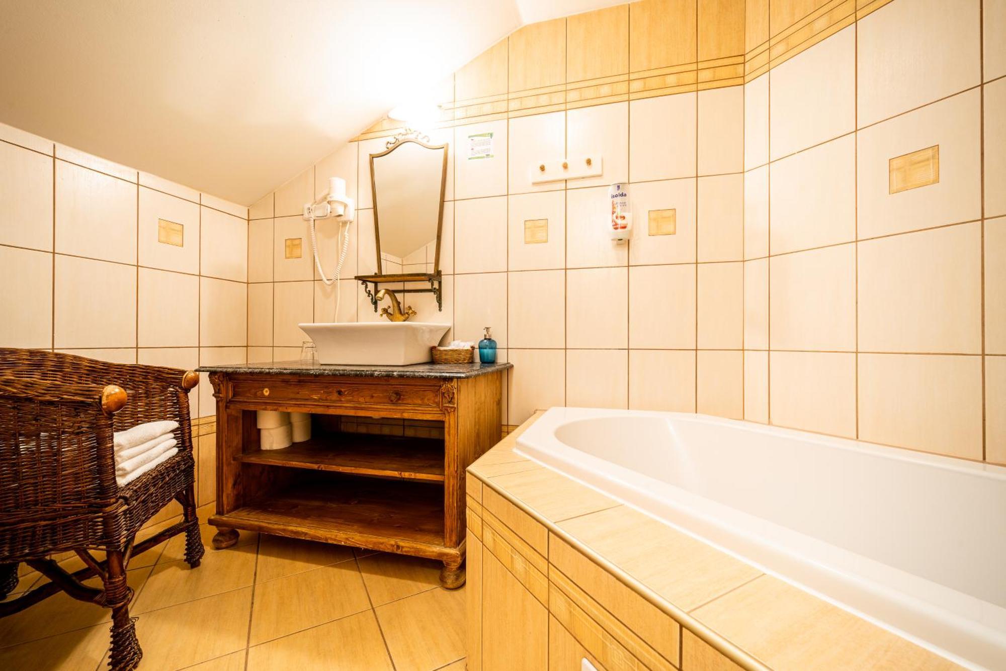 אוסטרביצה Hotel Sepetna מראה חיצוני תמונה